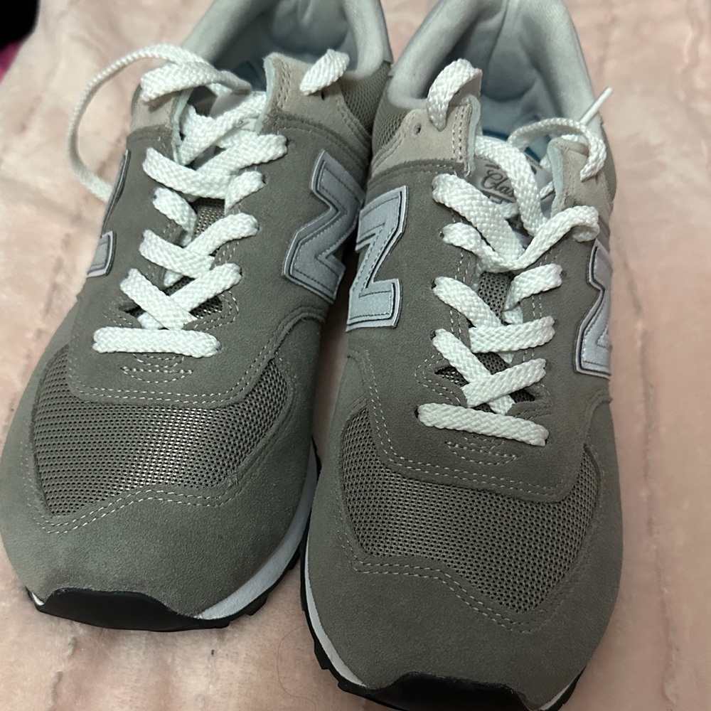 New Balance Classic Gray and White Sneakers